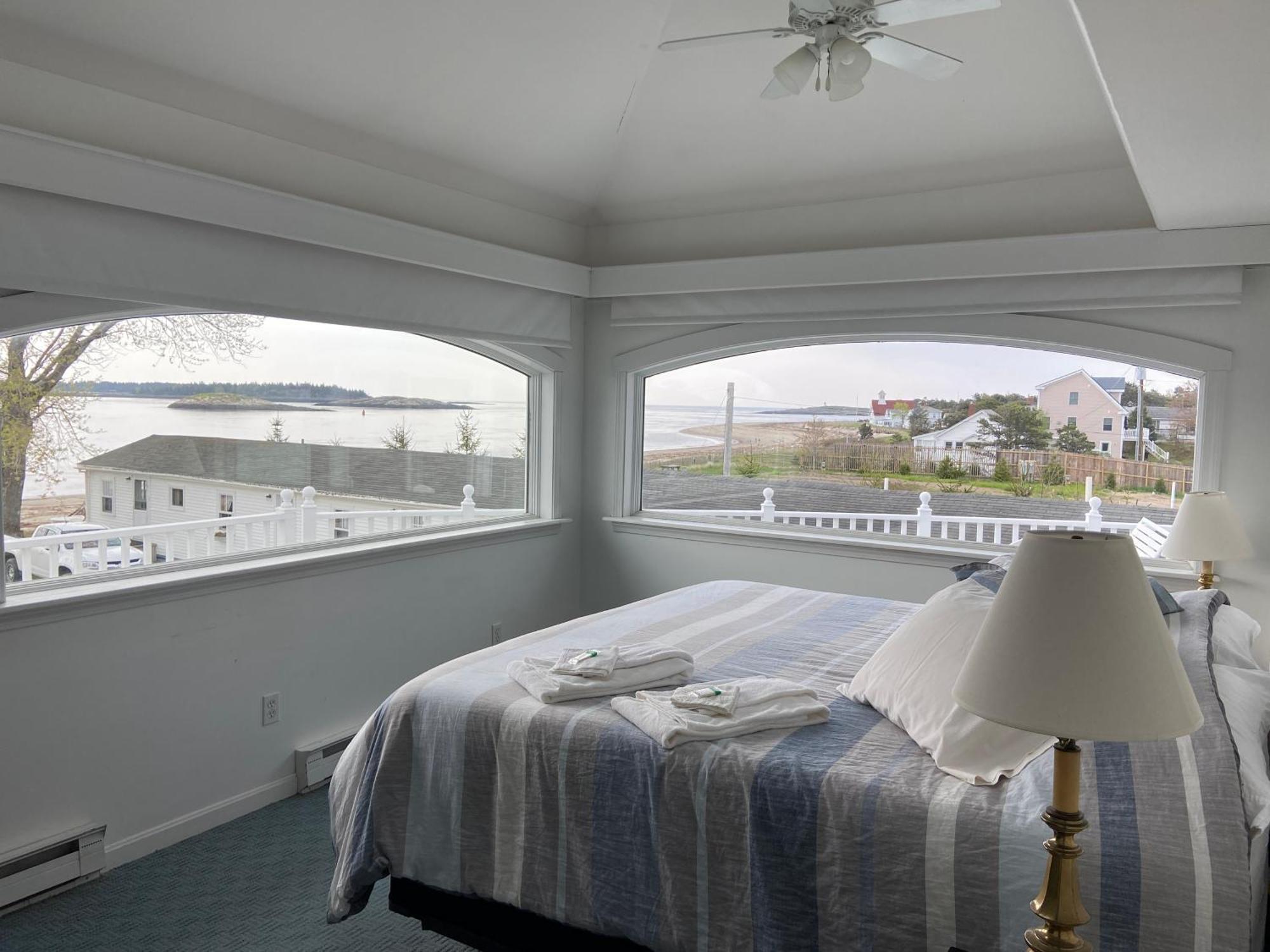 Spinneys Guesthouse & Beach Cottages Phippsburg Exterior photo